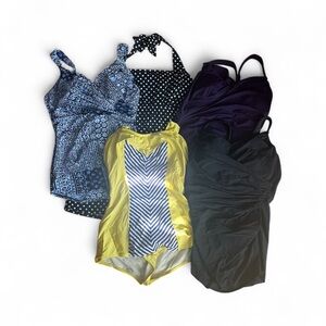 Stylish Women's Swimsuit Collection 14D